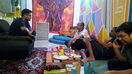 Hiatus' Doors (homestay)