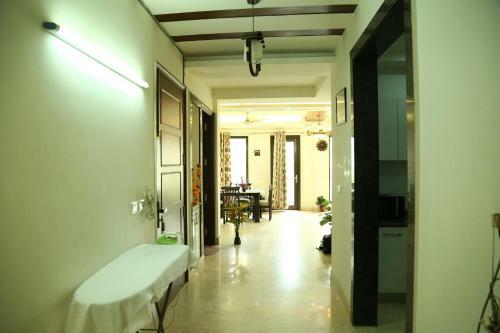 Hostal Service Apartment In Saket