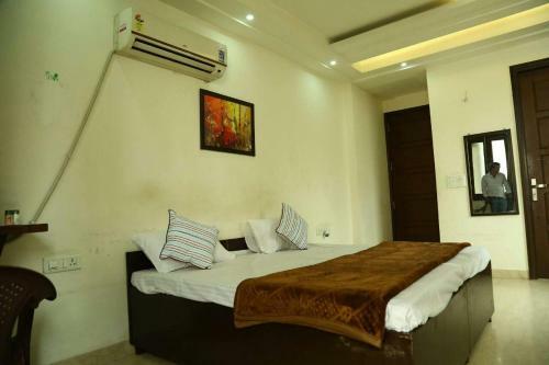 Hostal Service Apartment In Saket