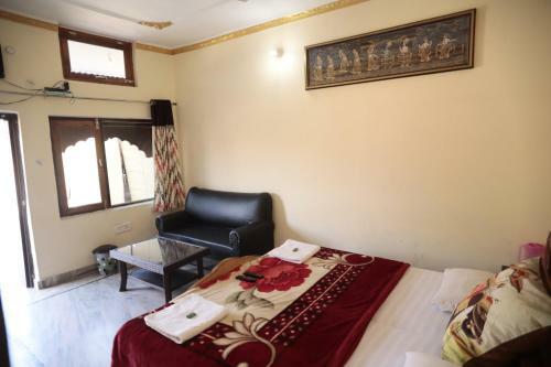 Hotel Monarch Rama Palace