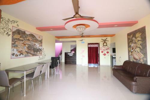 Hotel 8 Bhk Saimauli Bunglow