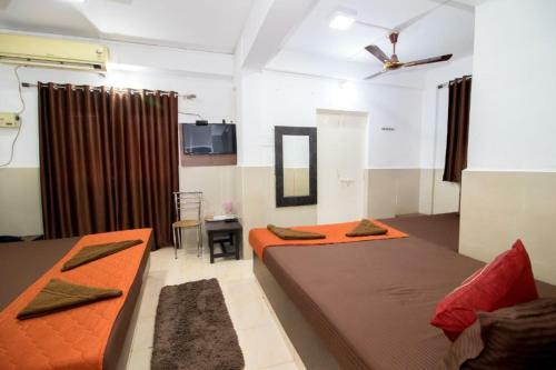 Hotel Travellers Inn
