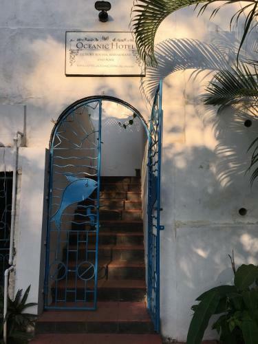 Hotel Oceanic