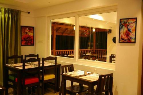 Hotel Le Holiday Inn