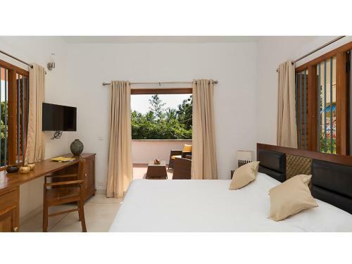Hotel Kadal The Beach House