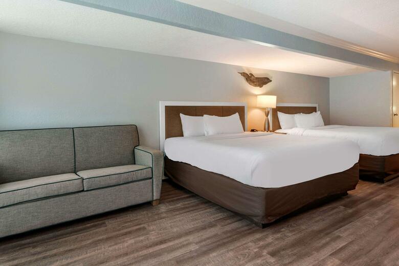 Quality Hotel On The Beach