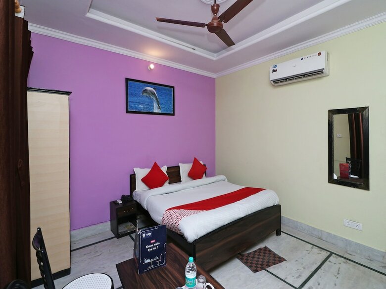 Oyo 13686 Rudraksh Hotel