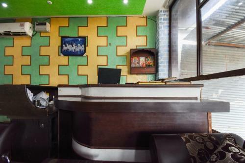 Oyo 61663 Hotel Cocktail Plaza