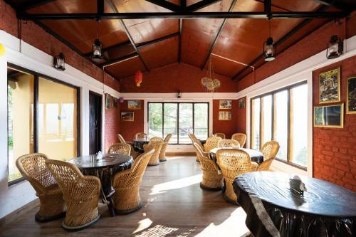 Oyo 68970 Hotel Dolph-inn
