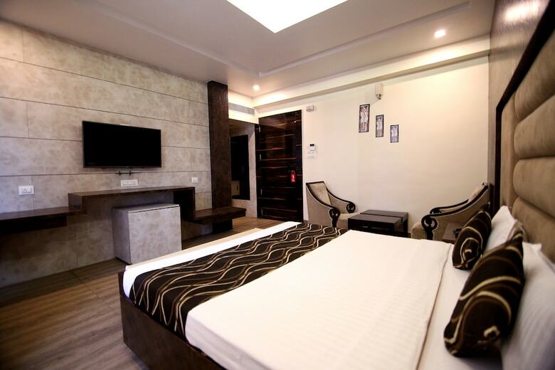 Oyo 4779 Hotel Vansh Palace
