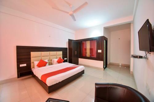 Oyo 27704 Hotel Victoria