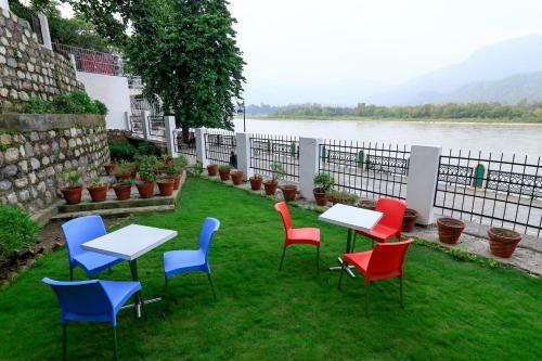 Hotel Shanti Residency - Ganga View