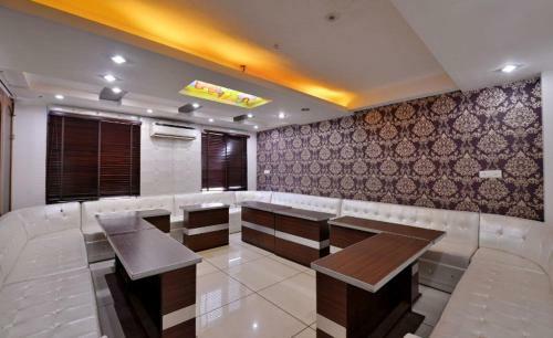 Hotel Sahil Palace