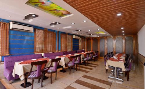 Hotel Sahil Palace