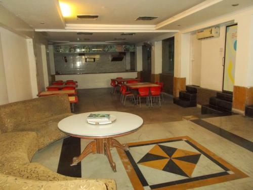 Hotel Restful Stay Near Rishikesh Railway Station