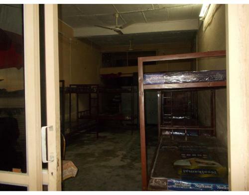 Hostal Dormitory At Ganga River