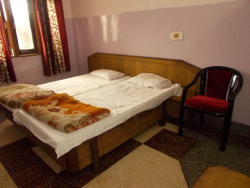 Hotel Economical Rooms Near Triveni Ghat