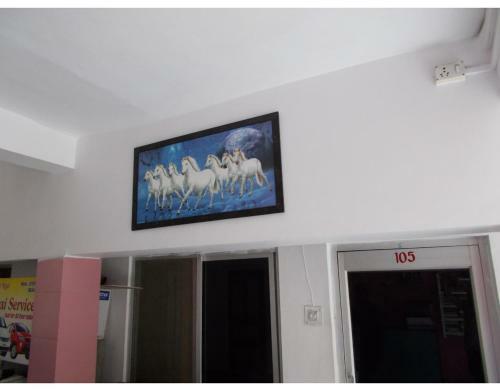 Hostal Neat Rooms Near Geeta Ashram