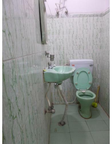 Hostal Neat Rooms Near Geeta Ashram