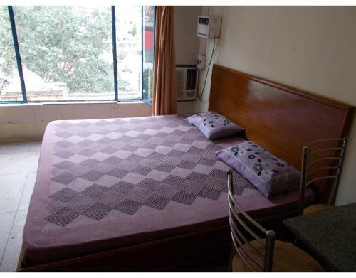 Hostal Rooms Near Sachcha Dham Ashram