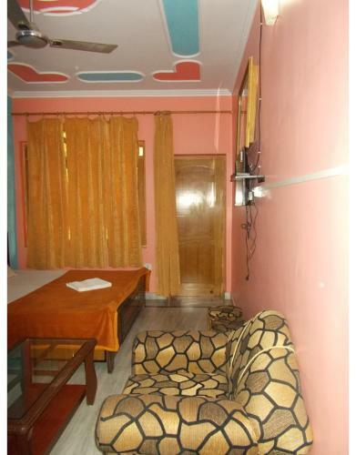 Hotel Rooms Facing Ganga