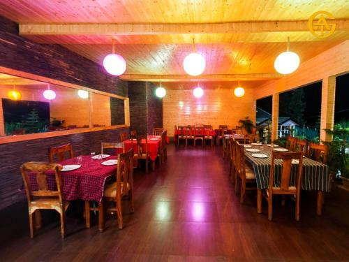 Hotel Tag Resorts Oakwood Hamlet Shoghi