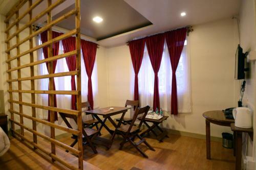 Mid Pine Home Stay