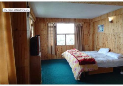 Mountain View Balcony Rooms On Main Road Shimla