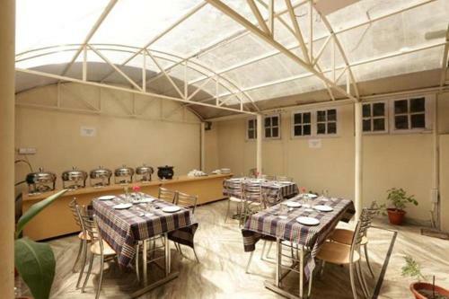 Hotel Harmony Purple Mall Road