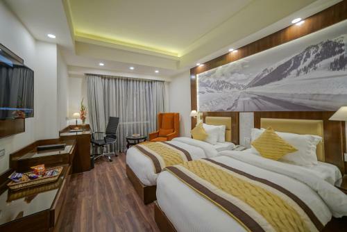 Hotel Regenta Central Point Srinagar