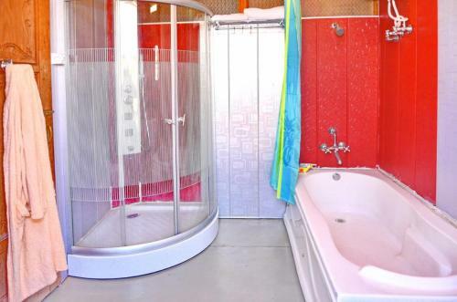 De Laila House Boat By Sterling