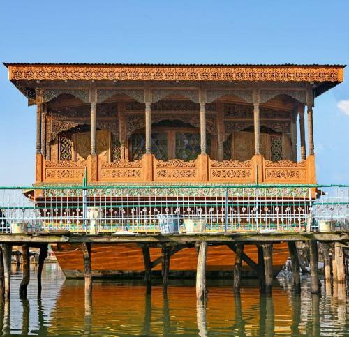 De Laila House Boat By Sterling