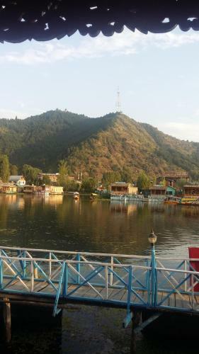 Bed & Breakfast Houseboat Lake Thao