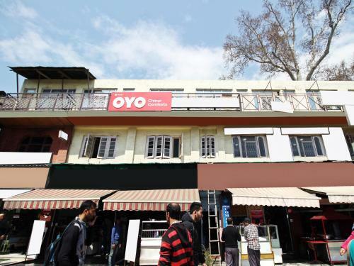 Hotel Oyo 16066 Chinar Comforts