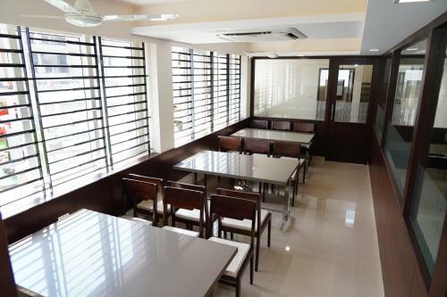 Hotel Adithya Nest
