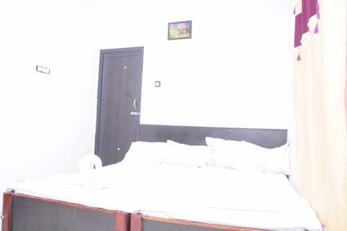 Lodge Sgs Residency