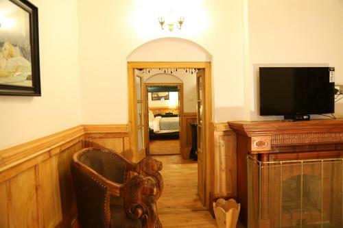 Hotel Vinnca West Downs Heritage Resort