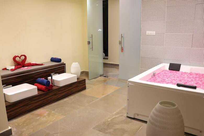 Hotel Justa Sajjangarh Resort & Spa
