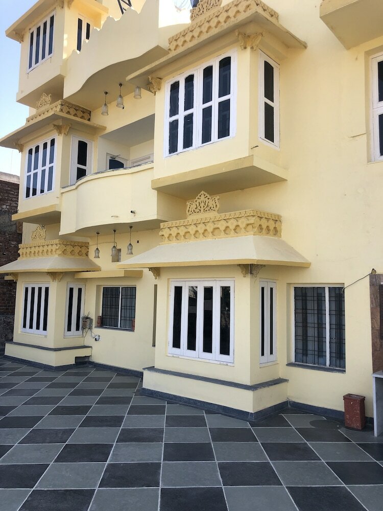 Bed & Breakfast Jai Villa Homestay