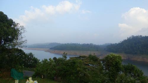 Hotel Malakkappara Dam Resort