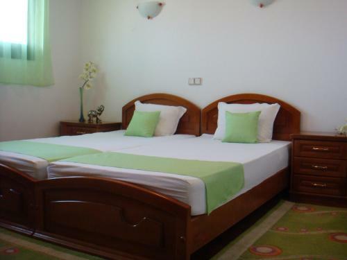 Elegance Hotel
