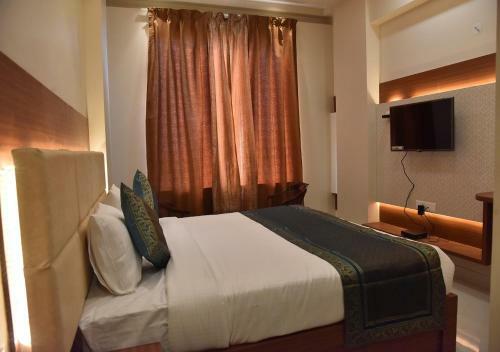 Hotel Rk Grand