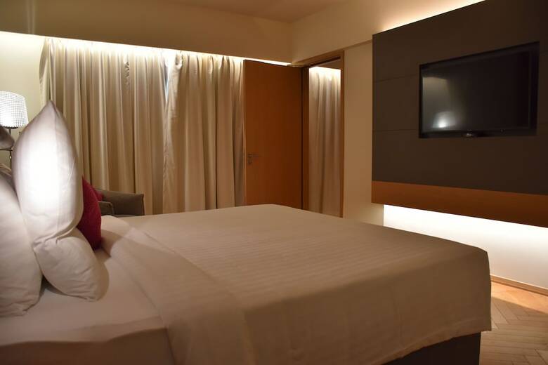Hotel Novotel Vijayawada Varun