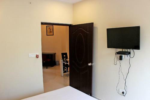 11 Flowers Serviced Apartments