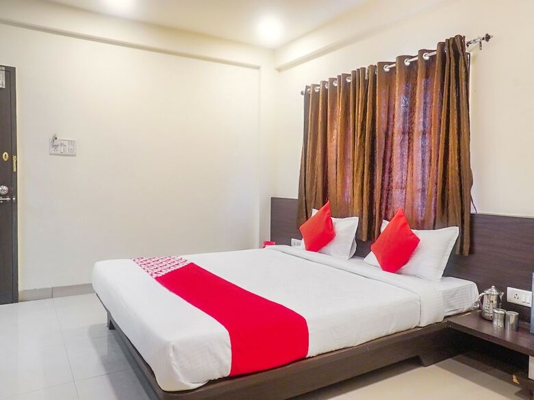 Oyo 13583 Hotel Paradise Inn