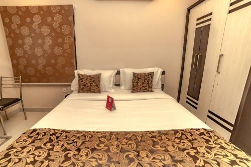 Oyo 9804 Hotel Sr Residency