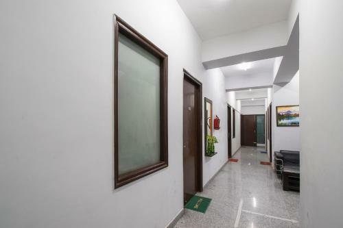 Oyo 9935 Hotel Mango House