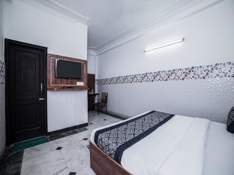 Oyo 13730 Hotel Balram