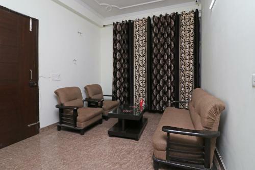 Hotel Oyo 10172 Dhruv Residency