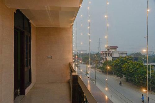 Hotel Oyo 24905 Attrap@209